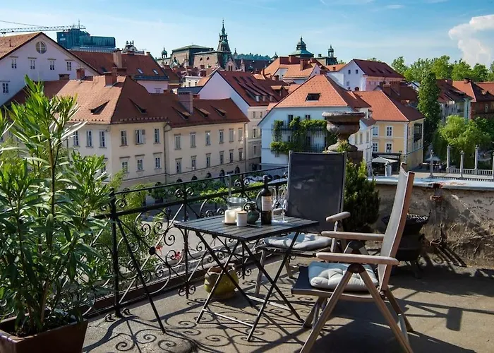 Gallus' Secret Romance *